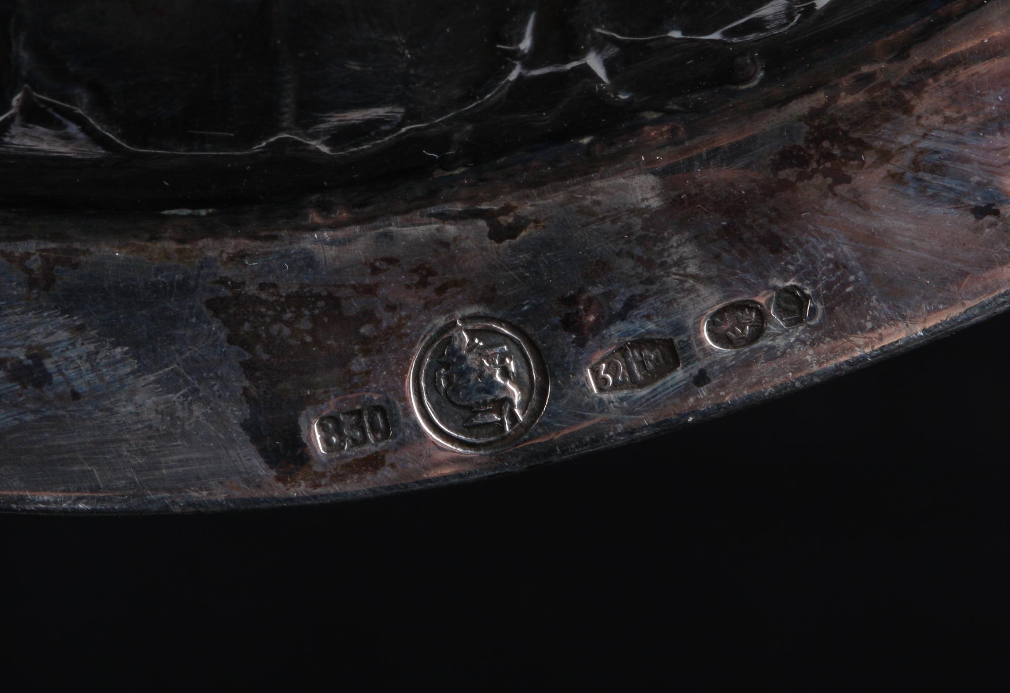 BRICKA, silver. Svenska importstämplar.