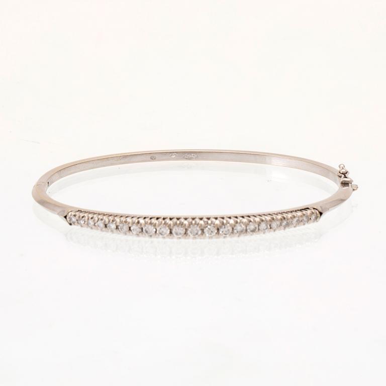 Stelt armband 18K vitguld med runda briljantslipade samt enkelslipade diamanter, Italien.