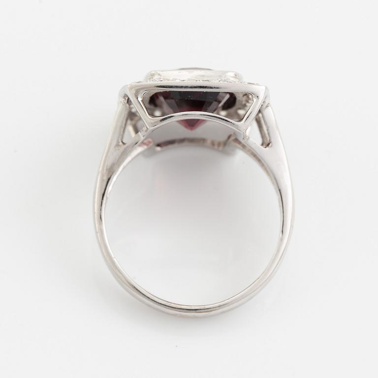 Red spinel and brilliant cut diamond cocktail ring.