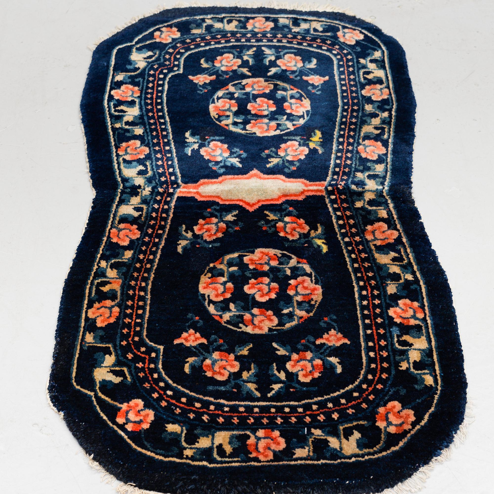 AN ANTIQUE/SEMI-ANTIQUE CHINESE HORSE COVER, 120 x 60 cm.