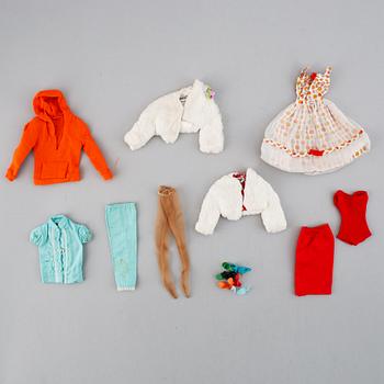 A collection of two Mattel 1960's Barbiedolls with accessories.
