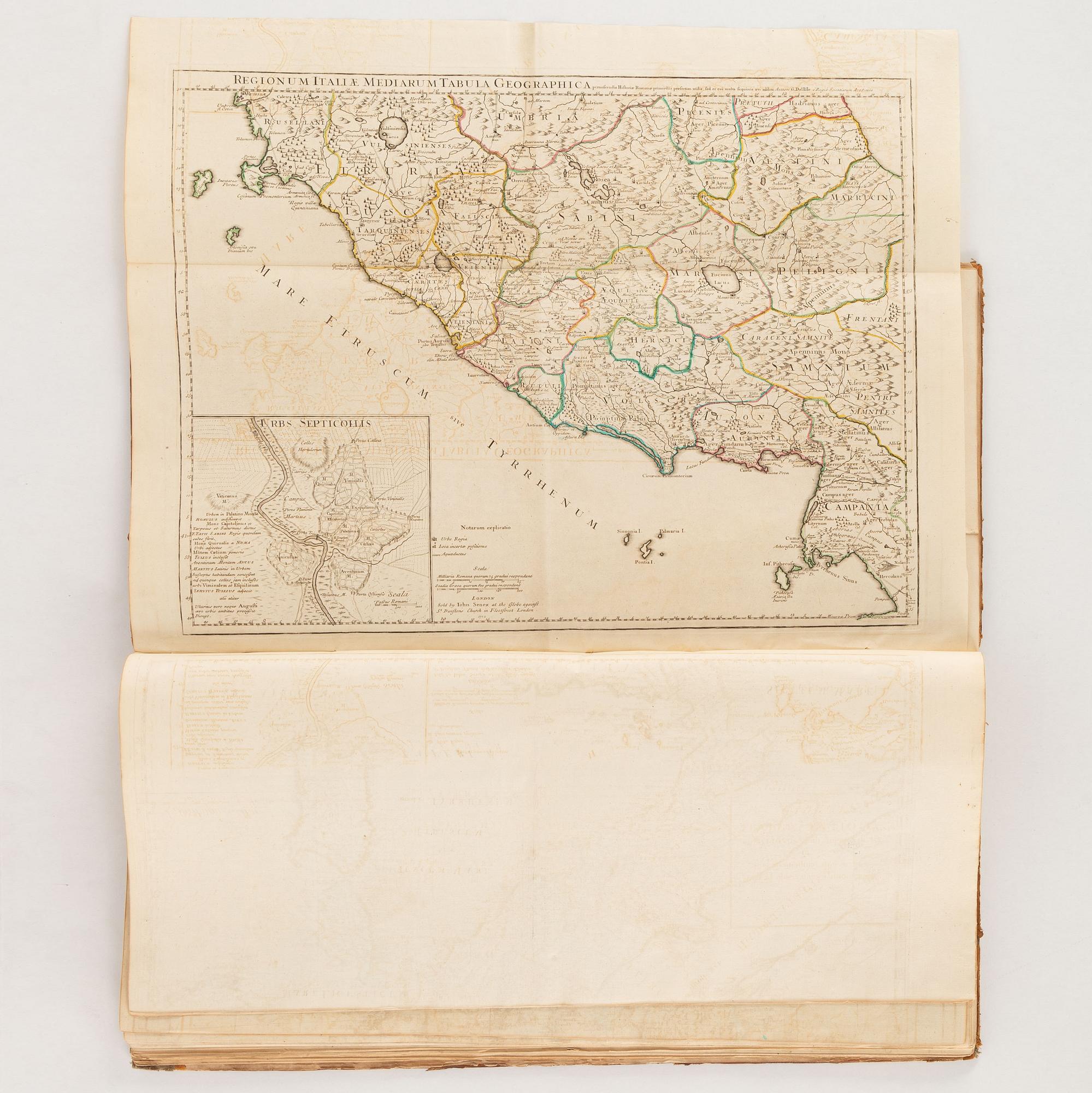 Atlas with 32 engraved maps.