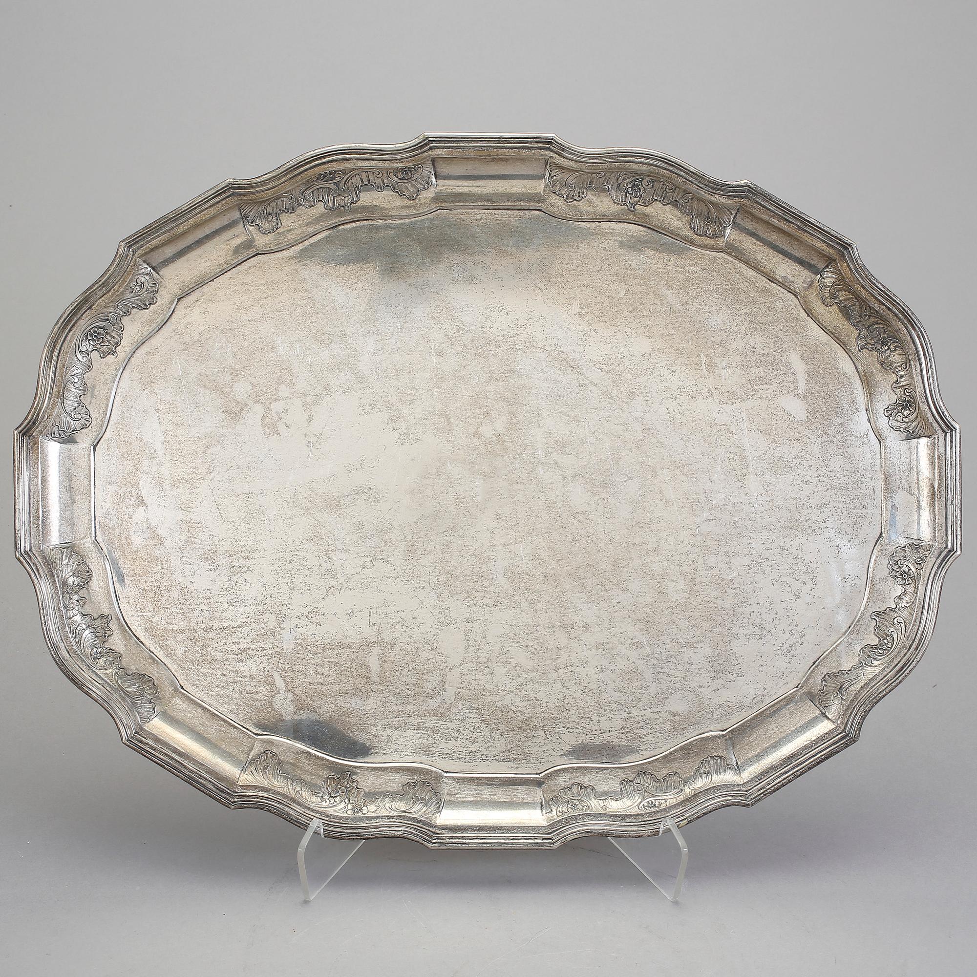 BRICKA, silver, Benzen, Köpenhamn 1899. Vikt ca 1700 gram.