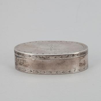 NUUSKARASIA, hopeaa, Anders Gottlieb Hall (1786-1788), Turku epäselvä vuosileima mahdollisesti 1788. Paino noin 67,2 g.