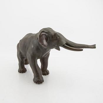 A Japanese bronze sculpture around 1900.