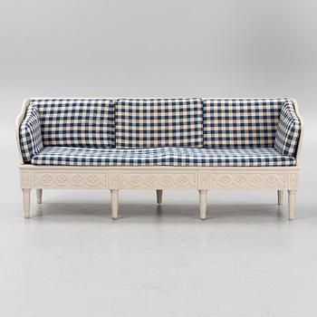 Trågsoffa, Gustaviansk stil, "Svensksund", ur IKEA:s 1700-talsserie, 1900-talets slut.