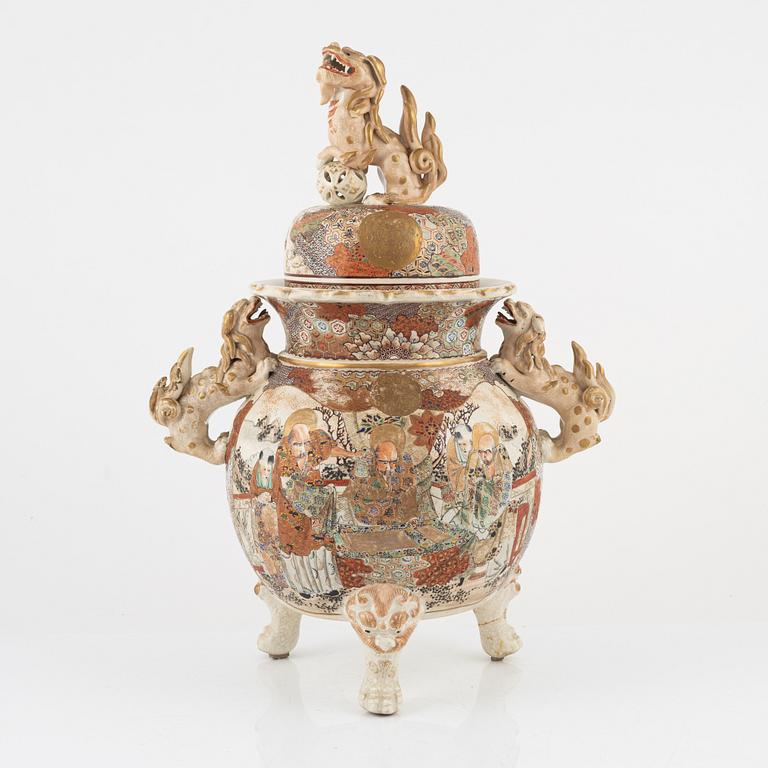 A large Satsuma incensce burner with cover, Japan, Meiji period (1868-1912).