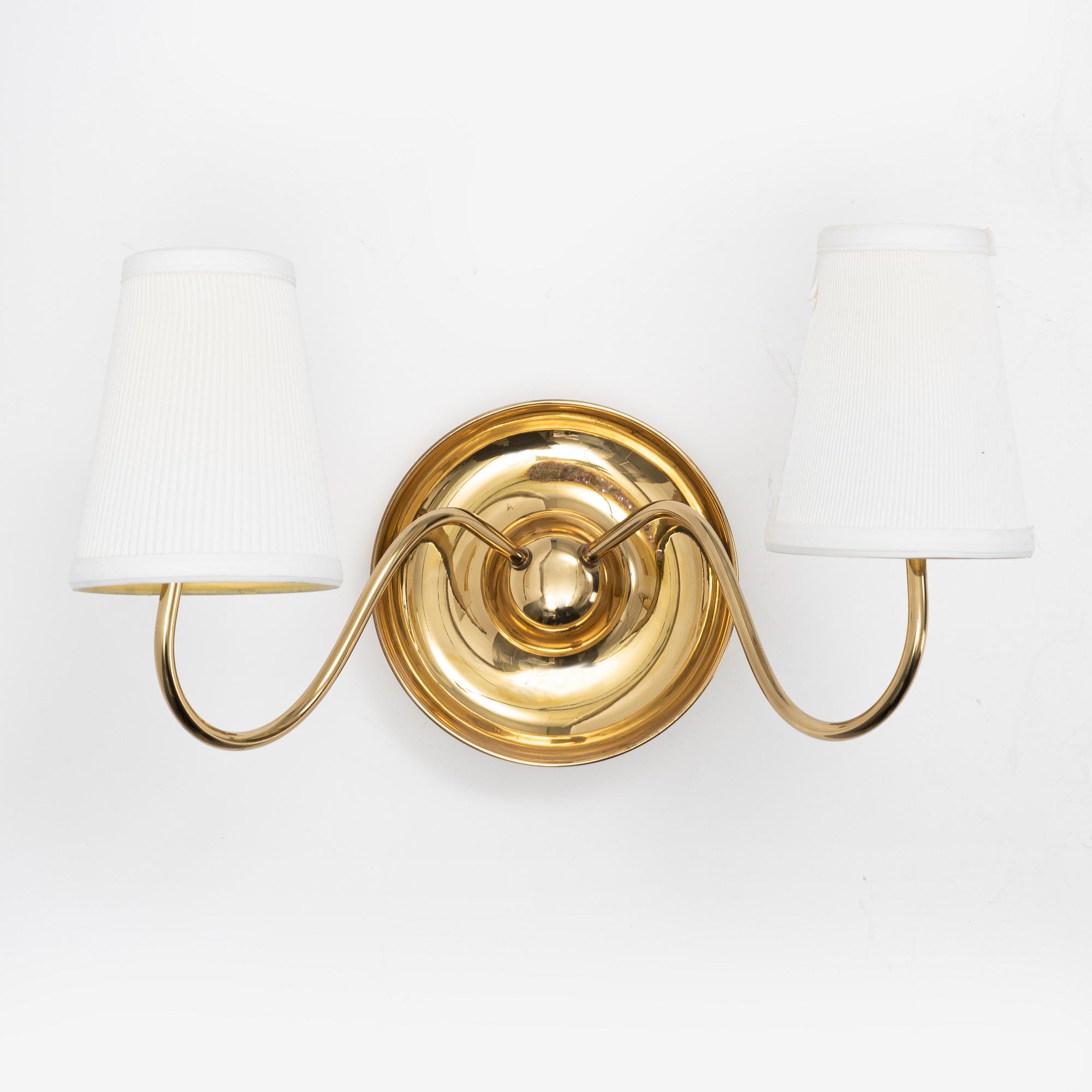 Josef Frank, a brass wall lamp, a model 2565, Firma Svenskt Tenn, Sweden.