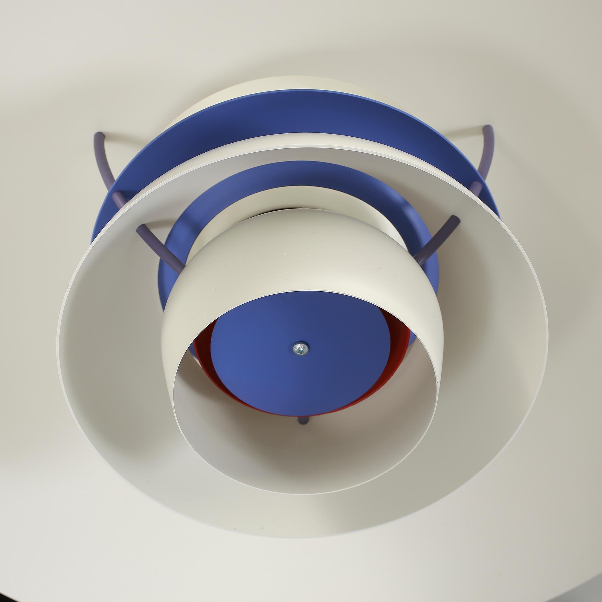 TAKLAMPA, PH-5, Poul Henningsen för Louis Poulsen, Danmark, 1900-talets andra hälft, höjd ca 30 cm.