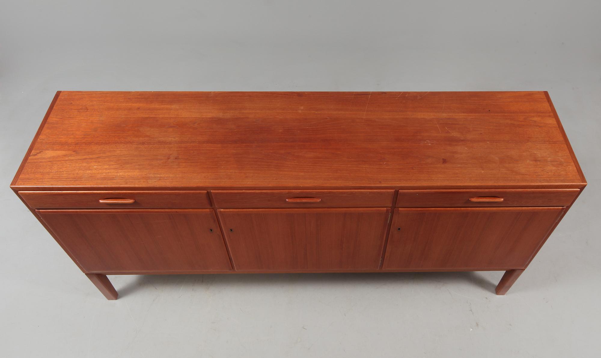 SIDEBOARD, Sverige, 1900-talets mitt.