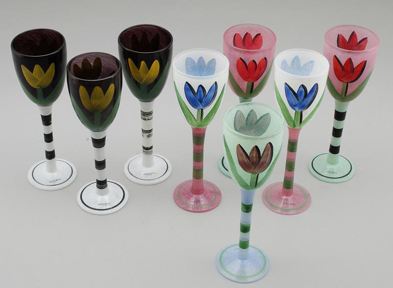 VINGLAS, 8 st, glas,"Tulipa", Ulrica Hydman Vallien, Kosta Boda, signerade.