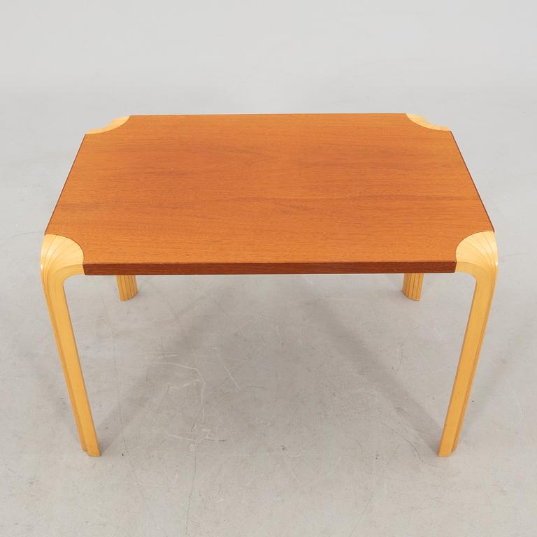 Alvar Aalto, "fan-leg table" coffee table, Artek Finland, latter part of the 20th century.