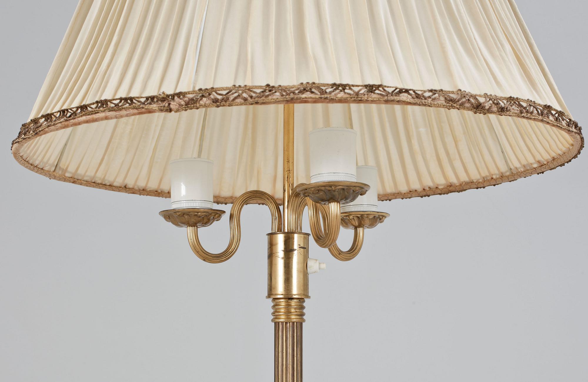 GOLVLAMPA, 1900-talets mitt.