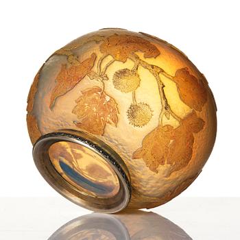 Daum Frères, an "Aurore" (Boule cabossée) Art Nouveau cameo glass bowl by Jacques Gruber, Nancy, France, 1890s.