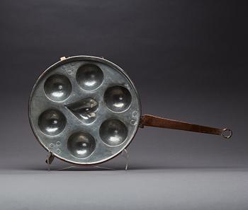 MUNKPANNA, koppar, 1800-talets senare del.