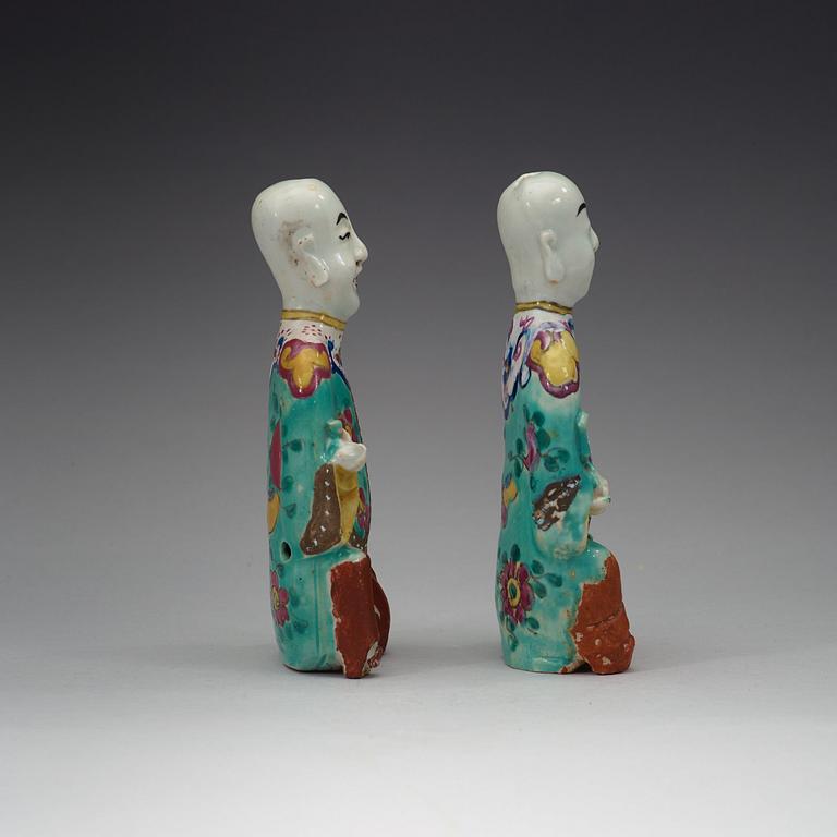 Two famille rose "laughing boys", Qing dynasty, circa 1800.