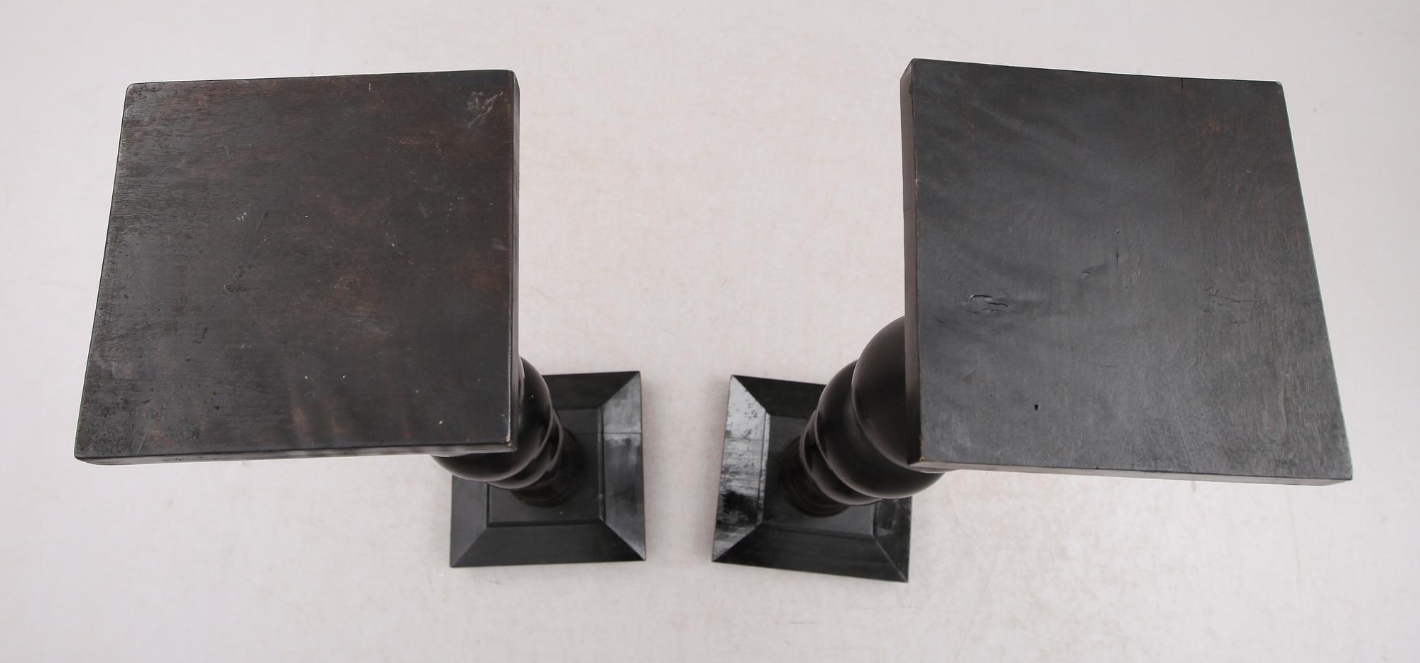 PIEDESTALER, 1 par, sent 1800-tal.