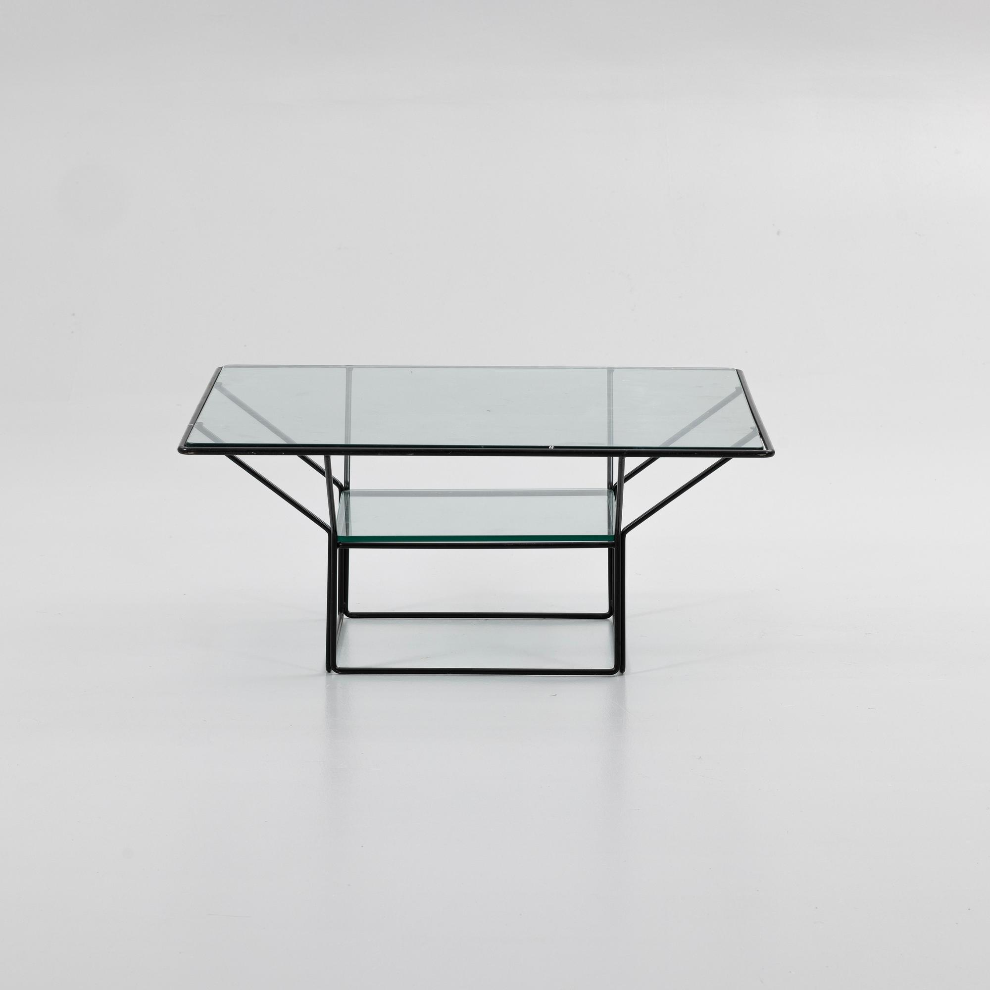 Coffee table, contemporary production.