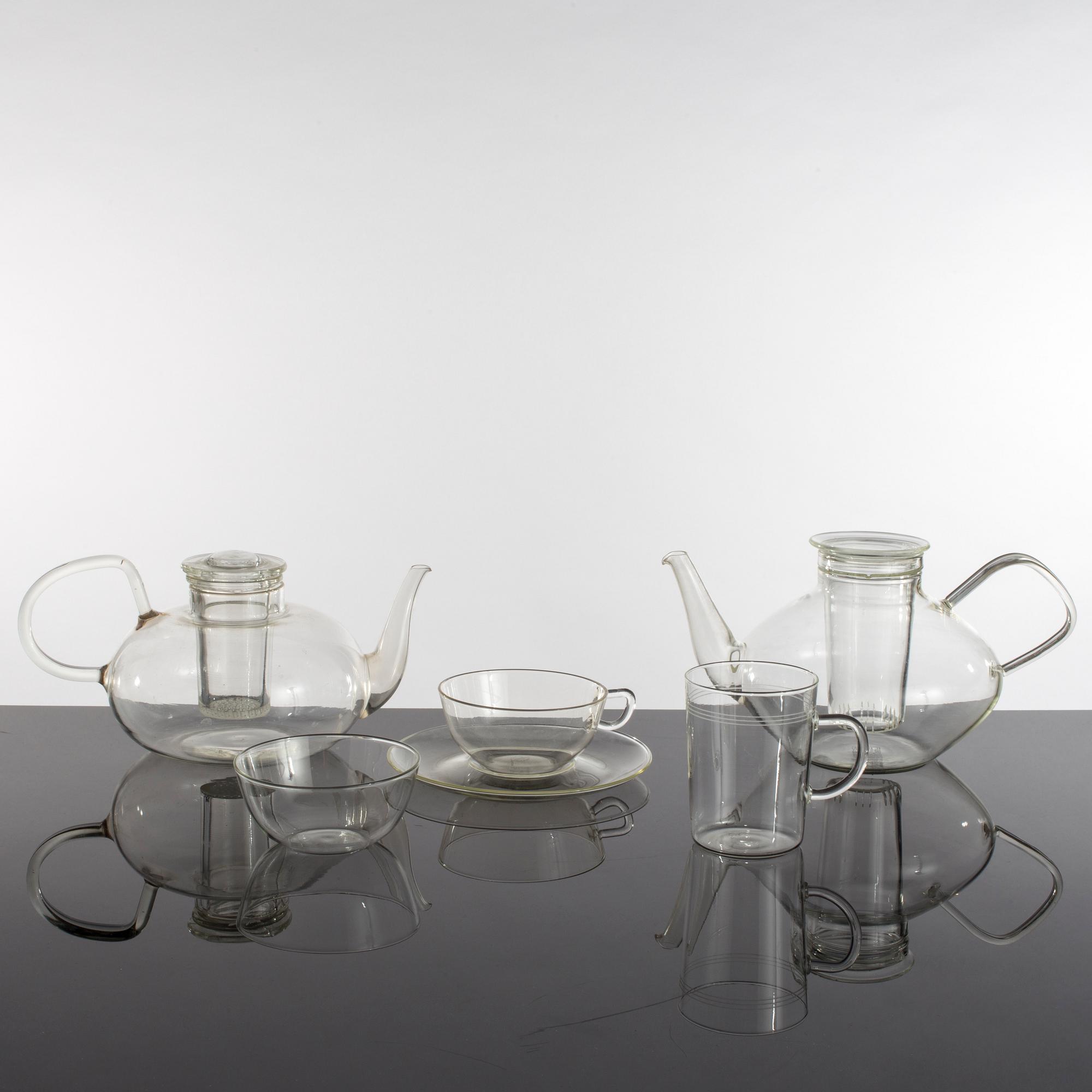 WILHELM WAGENFELT, 36 delar till teservis, delar, för Jenaer Glaswerke, Jena.