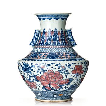 848. A large blue and white and iron red vase, Qing dynasty, 19th Century.