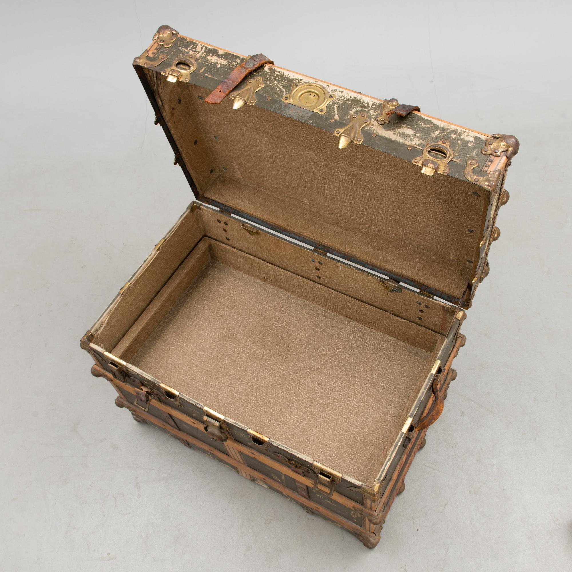 An early 20th Century trunk by The Belber Trunk Bag Co New York. Bukowskis