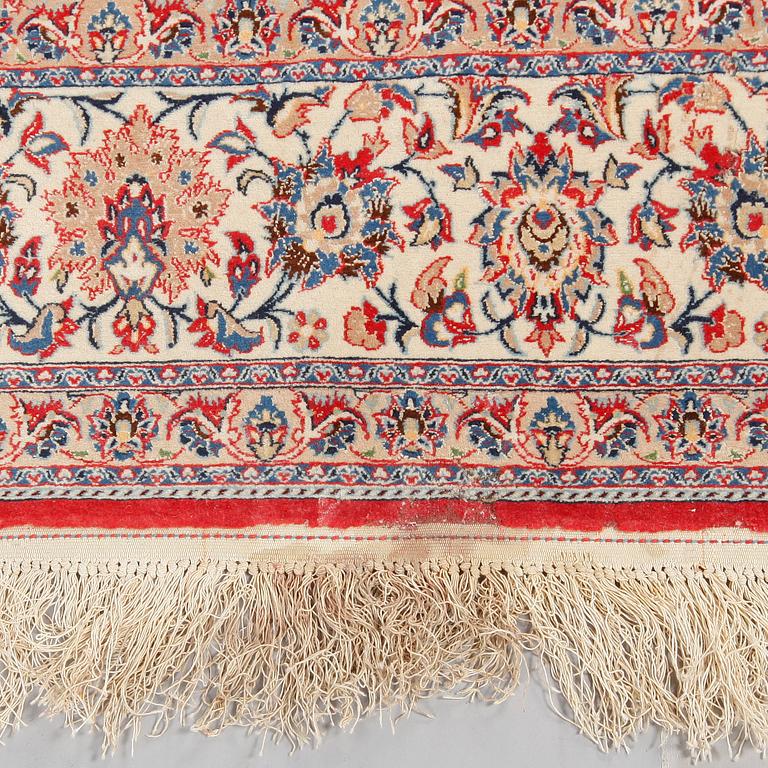 MATTA, sannolikt Isfahan, 237 x 153 cm.