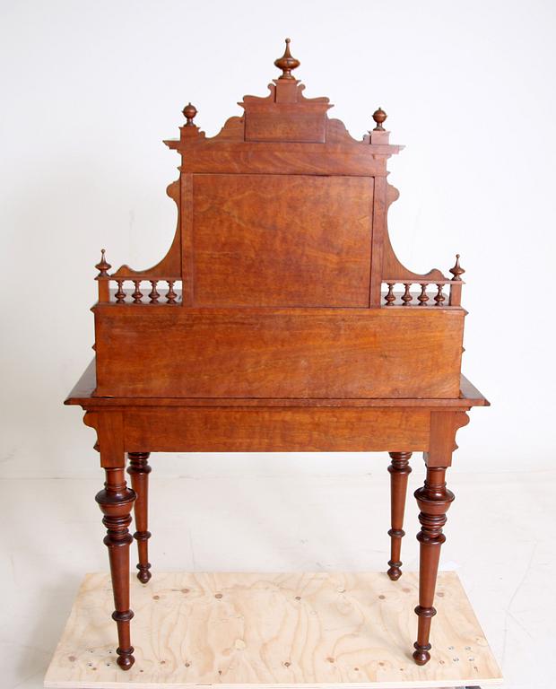 SKRIVBORD, nyrenässans, 1800-tal.