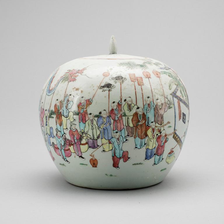 URNA MED LOCK, porslin, Kina, 1800-tal.