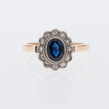 RING, fasettslipad safir, åttkantslipade diamanter, 18K guld.  Westerback, Helsingfors 1973.