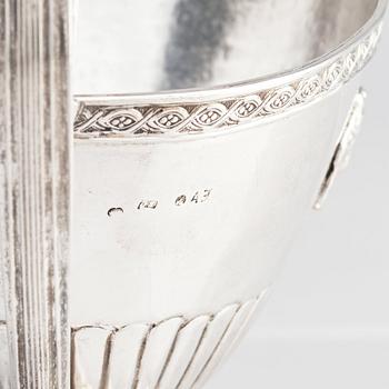 A Swedish silver suger bowl with lid, mark of Olof Sohlberg, Falun 1835.