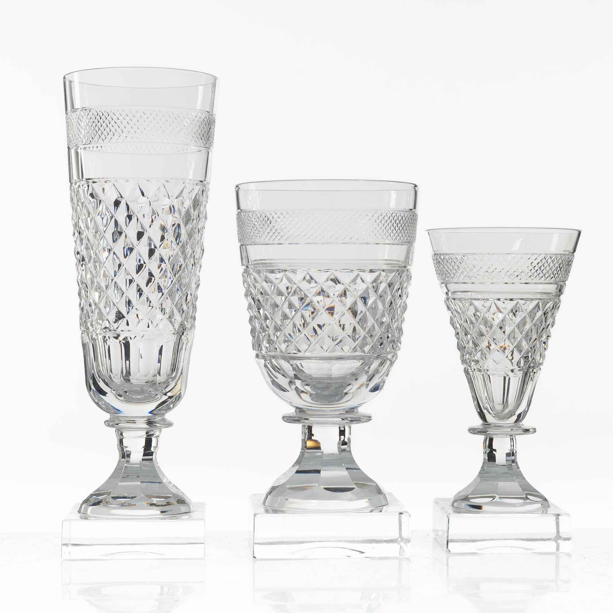 Elis Bergh, glasservis, 48 delar, "Kent", Kosta, 1900-talets andra hälft.