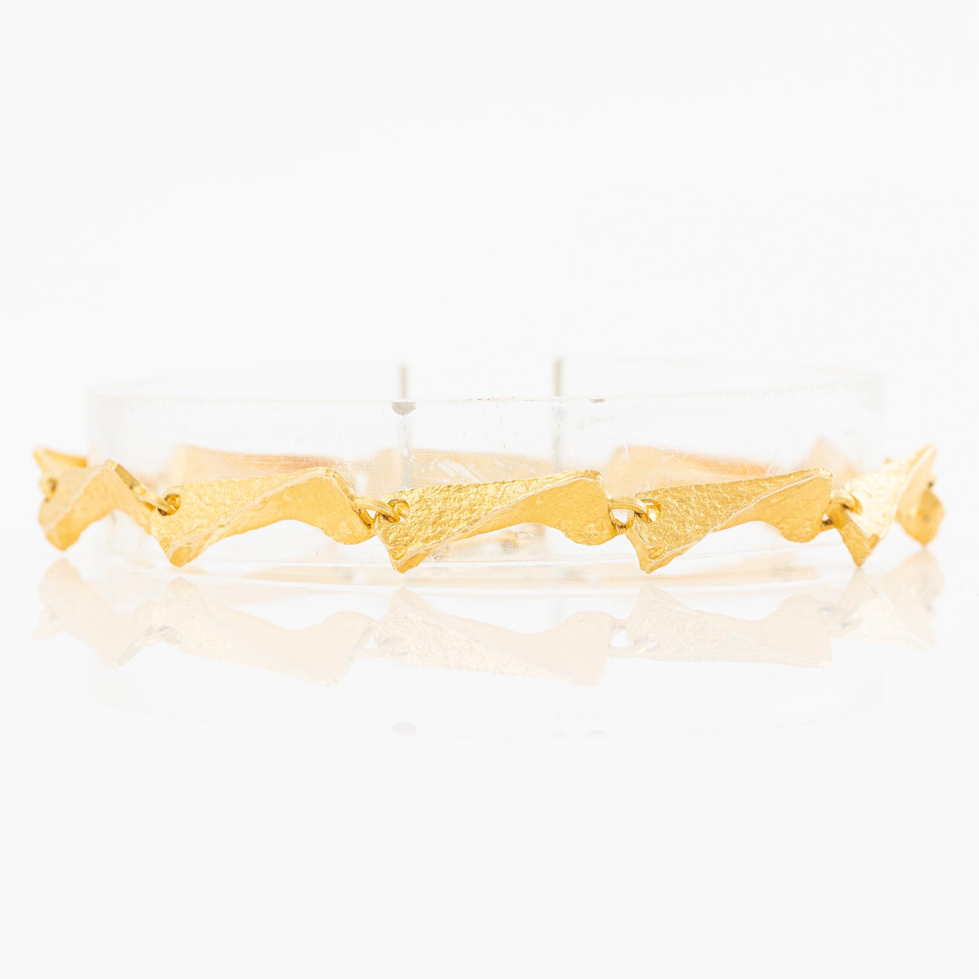 Lapponia, Björn Weckström, bracelet, “Fjällbäck”, 18K gold.