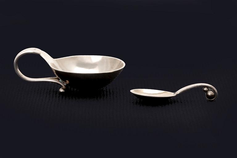 Georg Jensen, saltkar med skedar 4 st silver 1900-tal.