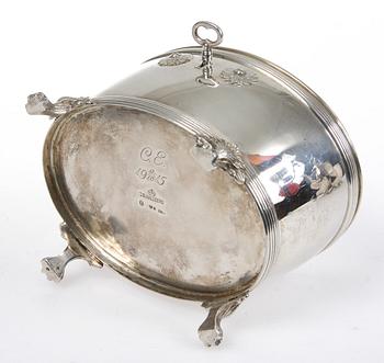 KAFFESERVIS, 3 delar, silver, C G Hallberg, Hallberg, Stockholm, empirestil, 1915, ca 1350g.