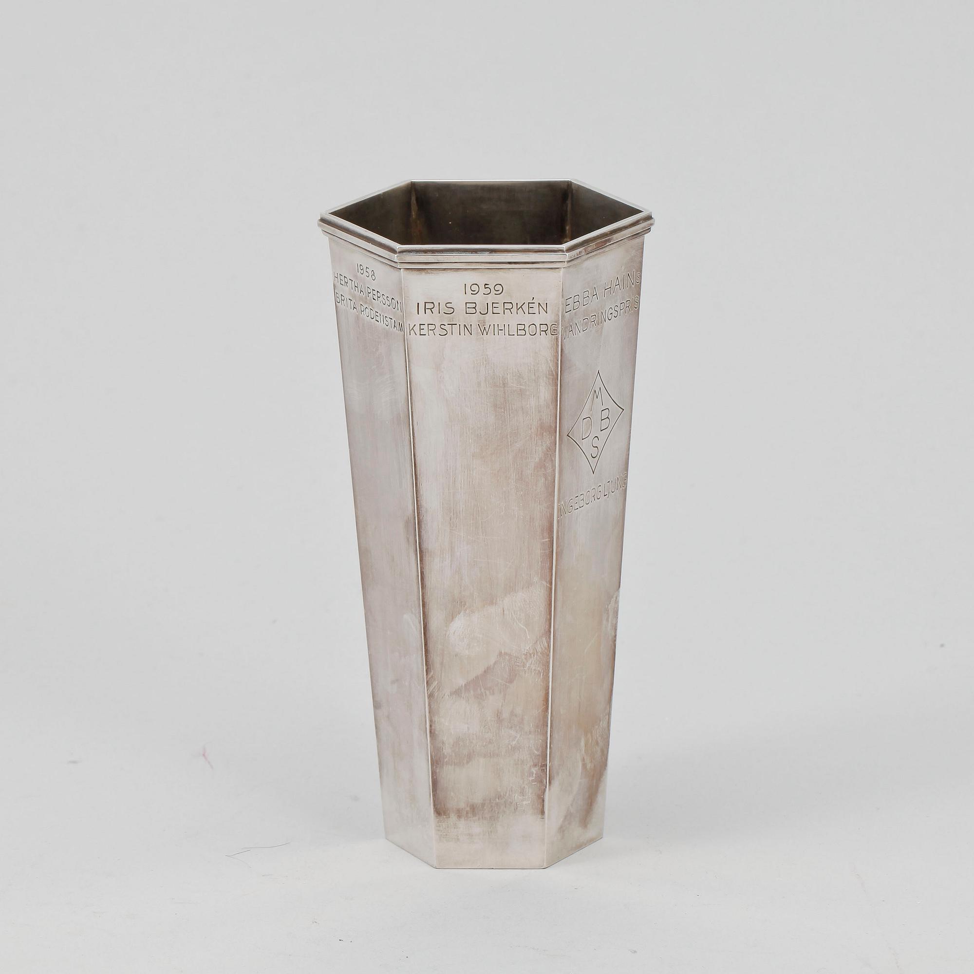 VAS, silver, Wiwen Nilsson, Lund 1954. Vikt ca 260 gram.