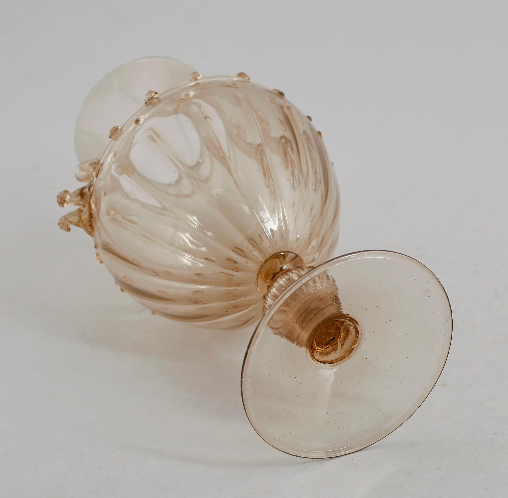 VAS, glas, sannolikt Murano, Italien, 1900-talets första hälft.