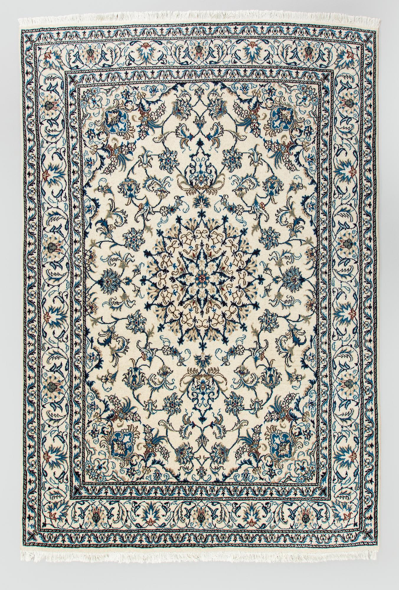 Matto, Nain, noin 243 x 165 cm.