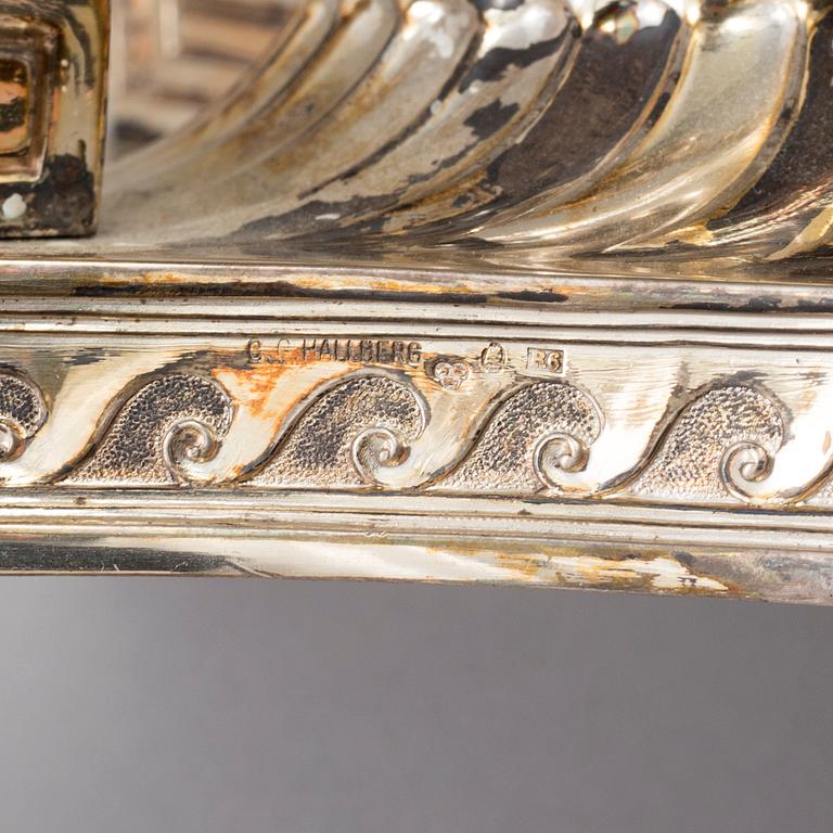 A SILVER AND GLASS PLATE ON STAND, C G Hallberg, Stockholm 1895. Silver weight ca 600 g.