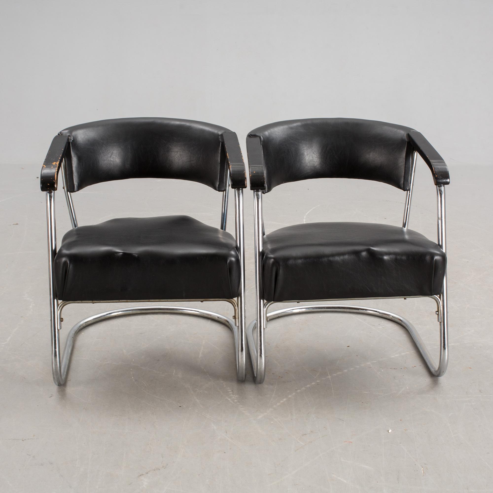 KARMSTOLAR, ett par, 1900-talets första hälft.