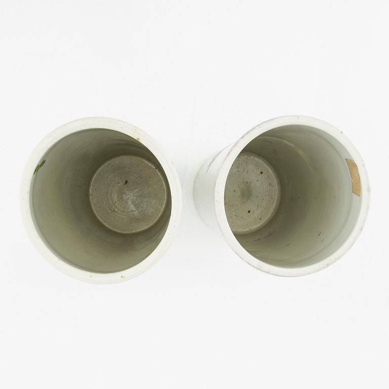 A set of two Chinese vases, 20th century.