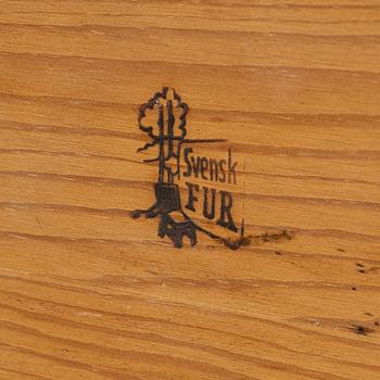 Carl Malmsten, a 'Vapensmeden' gate-leg table, second half of the 20th centruy.