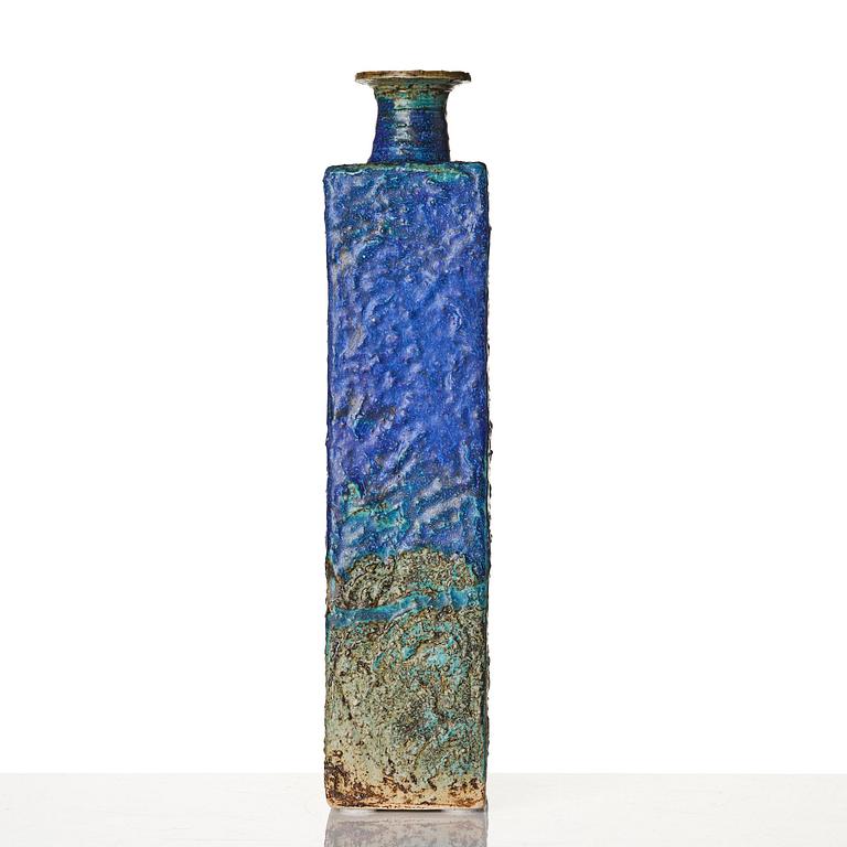 Annikki Hovisaari, a chamotte stoneware bottle, Arabia, Finland.