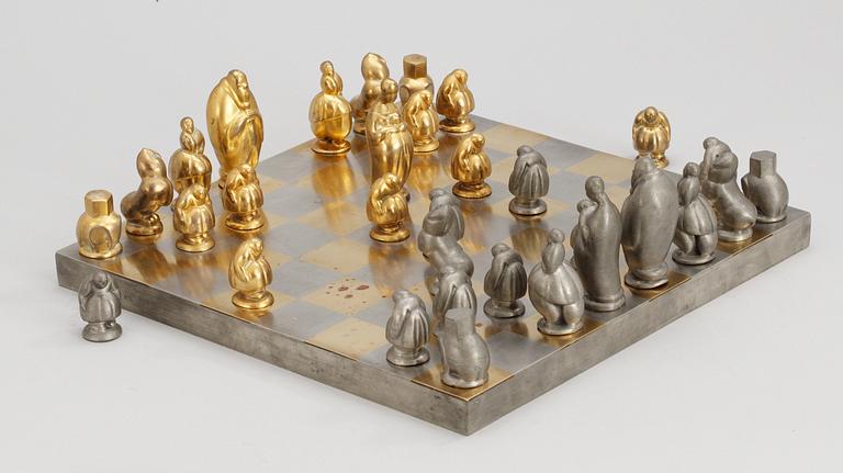 A Marie-Louise Idestam-Blomberg pewter chess set, Firma Svenskt Tenn 1930.