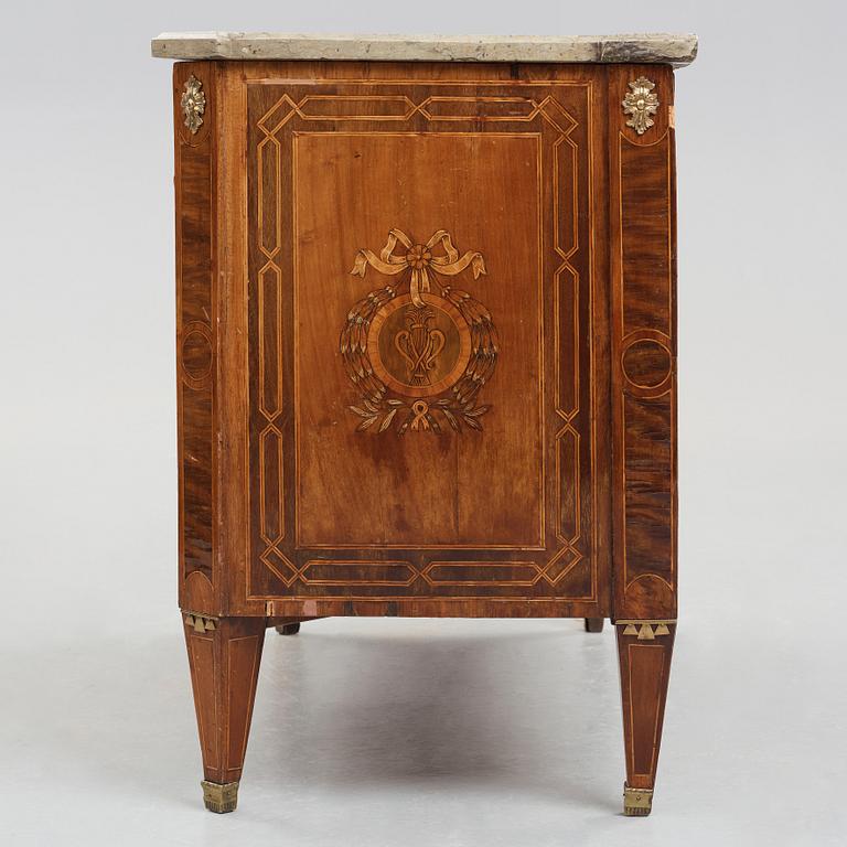 A Gustavian 18th century commode attributed to J. Hultsten.