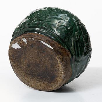 A green glazed jar, Southern China, Qing dynasty, 19th century.