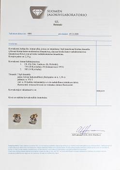 A pait of 18K gold earrings with transitional-cut diamonds ca. 1.30 ct in total. Oskar Lindroos, Helsinki 1953.