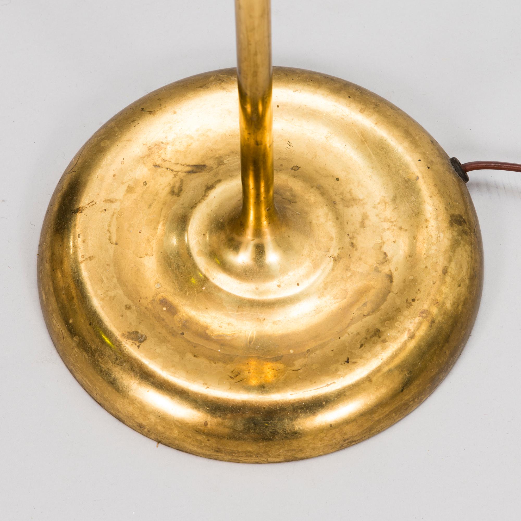 MAURI ALMARI, a mid 20th century '62046' floor lamp for Idman. Finland.