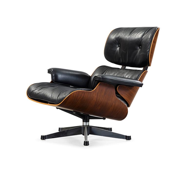 A Charles & Ray Eames 'Lounge Chair', Vitra.