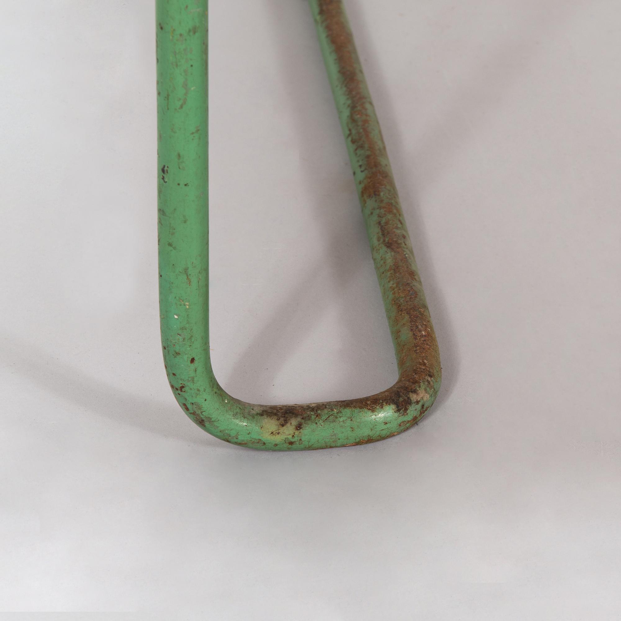 Alvar Aalto, väitetty, pöytä, valmistaja  Aug. Louhen Rautasänkytehdas ja Valimo Oy, Turku 1930-luvun alku.