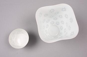 SKÅLAR, 2 st, risporslin, Friedl Kjellberg, Arabia, Finland, 1900-talets mitt.